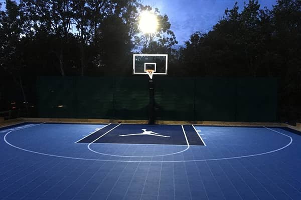 <span  class="uc_style_uc_tiles_grid_image_elementor_uc_items_attribute_title" style="color:#ffffff;">basketballcourt_1</span>