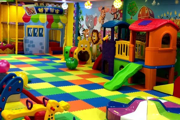 <span  class="uc_style_uc_tiles_grid_image_elementor_uc_items_attribute_title" style="color:#ffffff;">children_play_area_2</span>